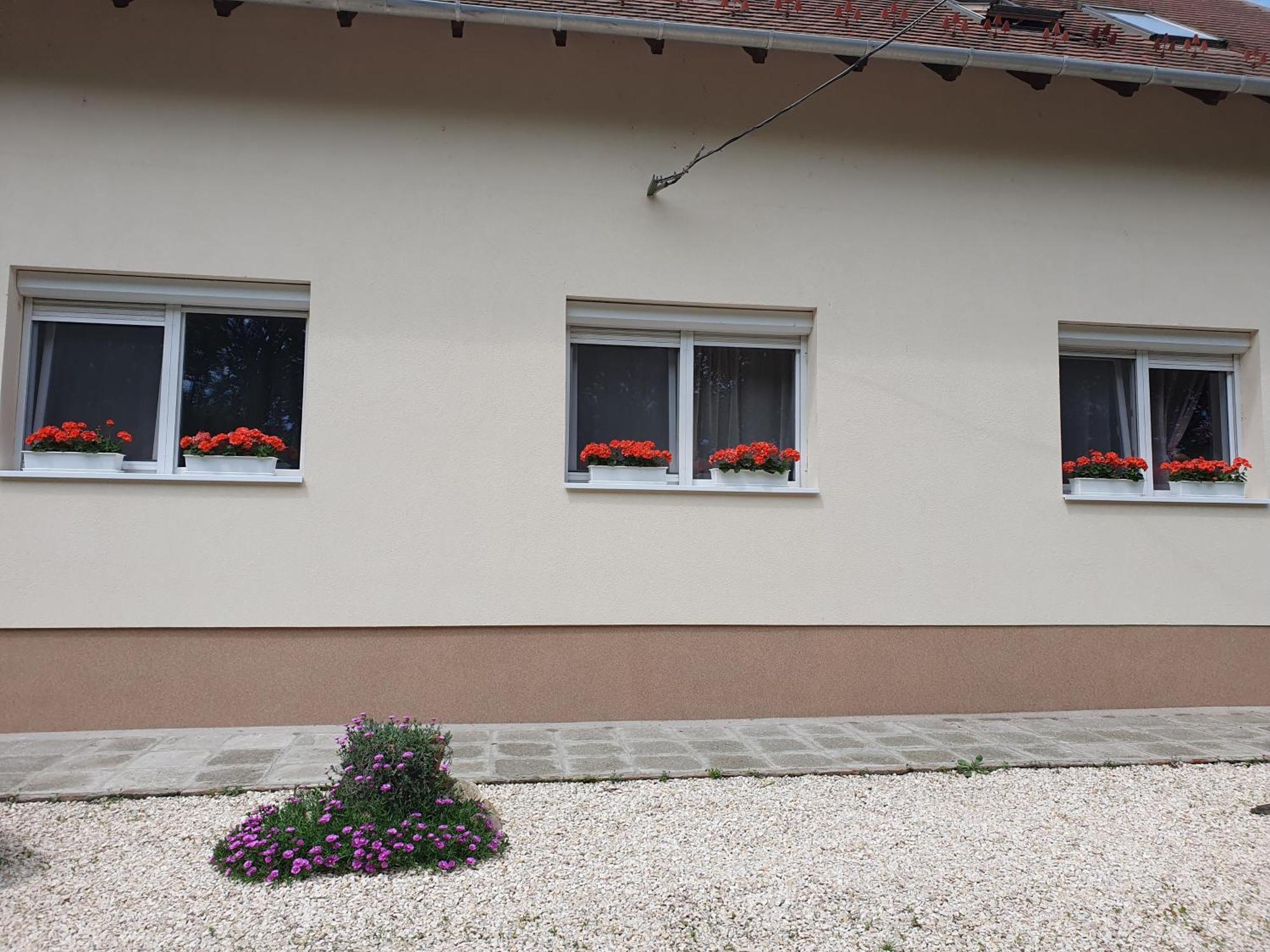 Bella Apartman Szeged Exteriör bild